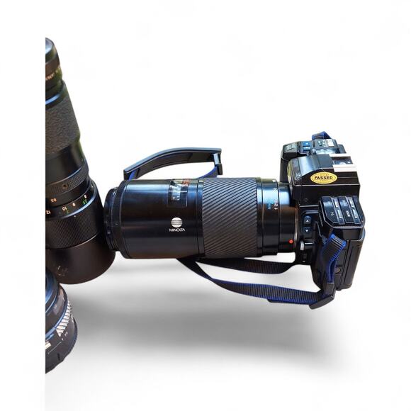 Minolta Maxxum 7000 With 3 Lenses and Bag - Picture 4 of 16